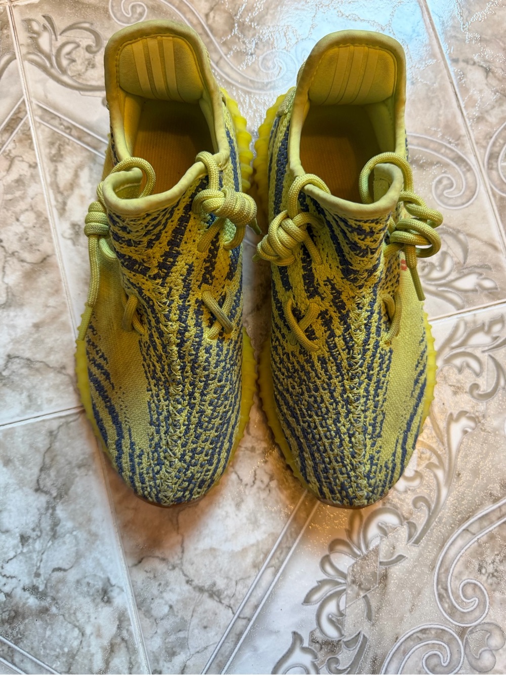 Yeezy boost V2 Frozen Yellow Sneakers